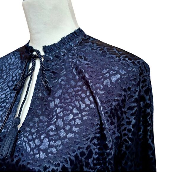 Liverpool Los Angeles Navy Jacquard Animal Print Peasant Blouse, Sz. M, EUC - Picture 3 of 9
